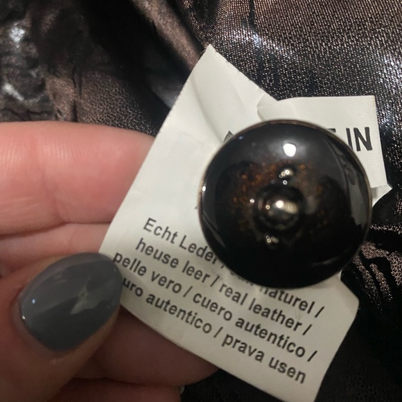 Women’s fur and leather coat - Picture 8 of 8